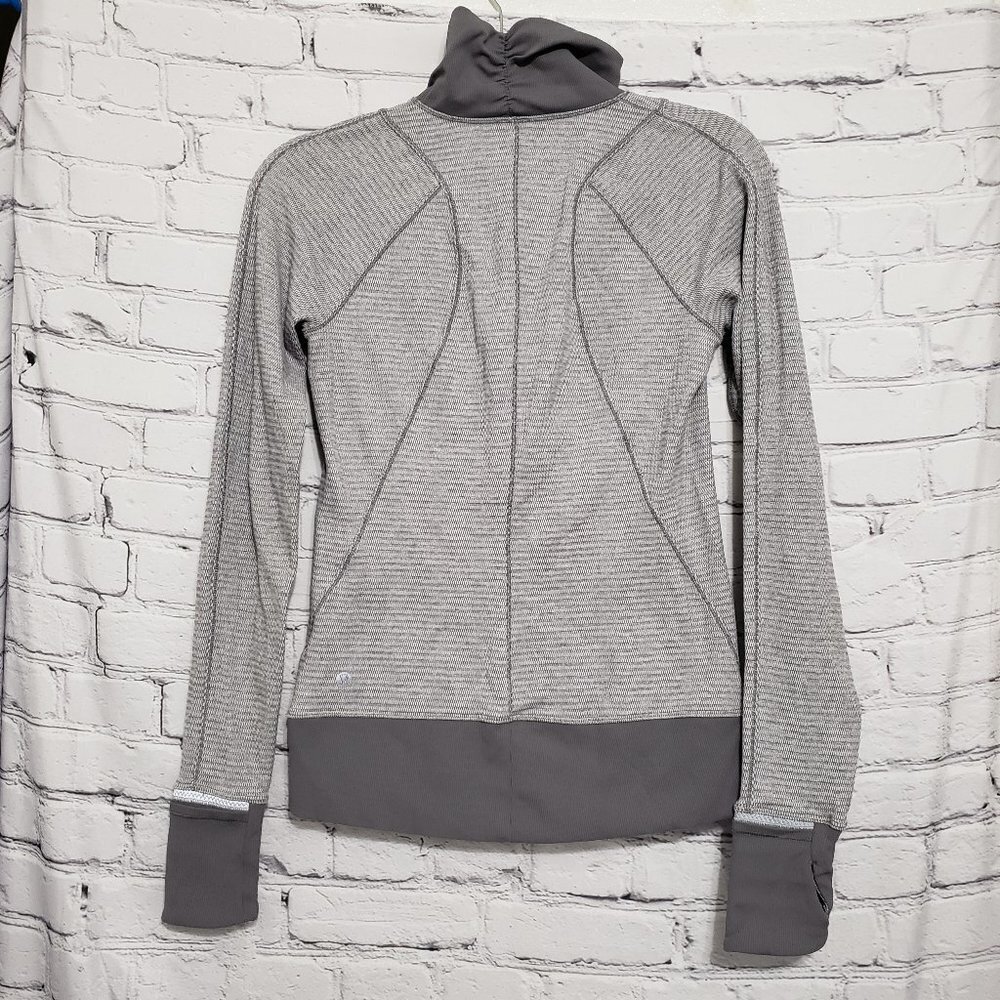 Lululemon Runderful 1/2 Zip - Picture 9 of 12